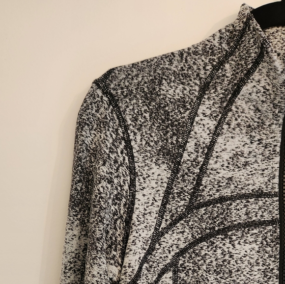Lululemon Define Jacket: Luminesce Splatter (White/Black) Size 10 - Picture 6 of 14